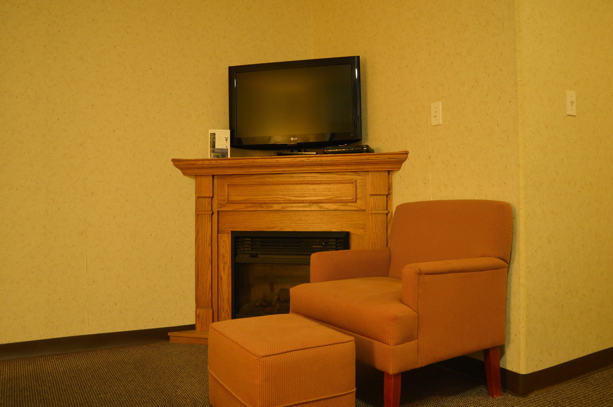 Hotel Super 8 By Wyndham Grande Prairie Esterno foto