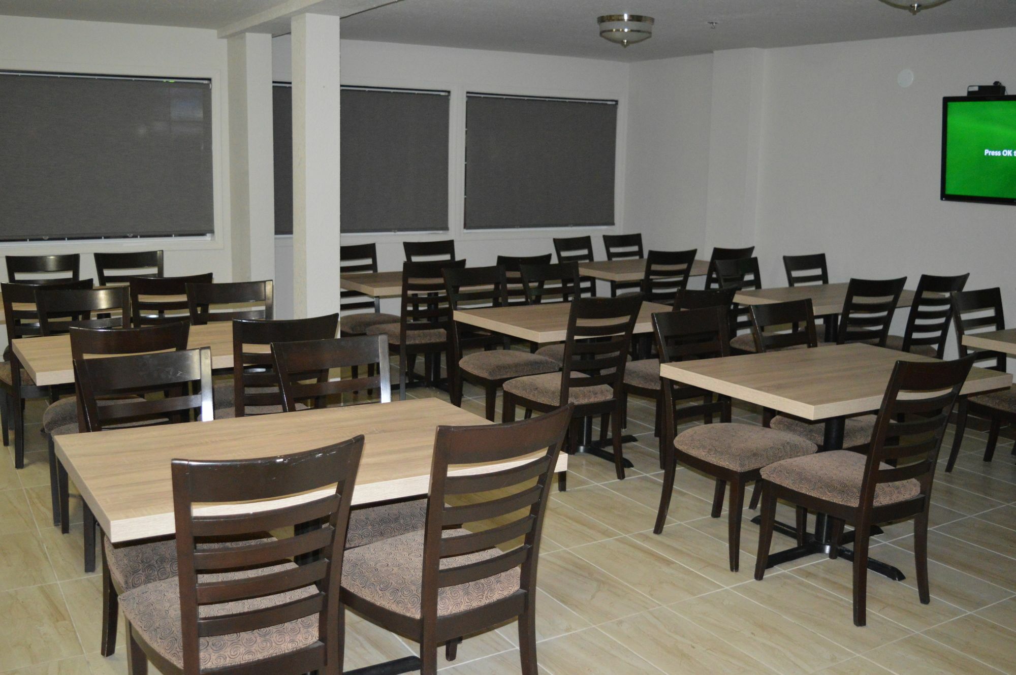 Hotel Super 8 By Wyndham Grande Prairie Esterno foto