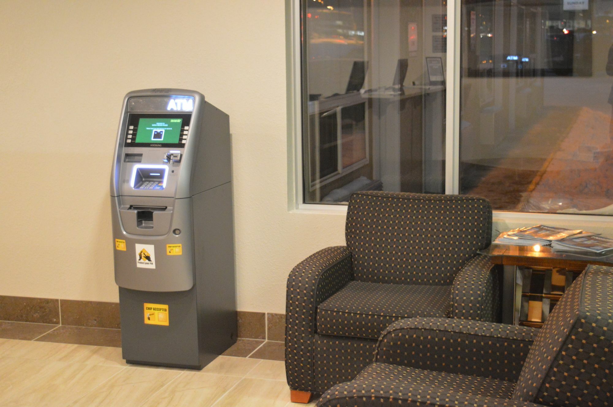 Hotel Super 8 By Wyndham Grande Prairie Esterno foto